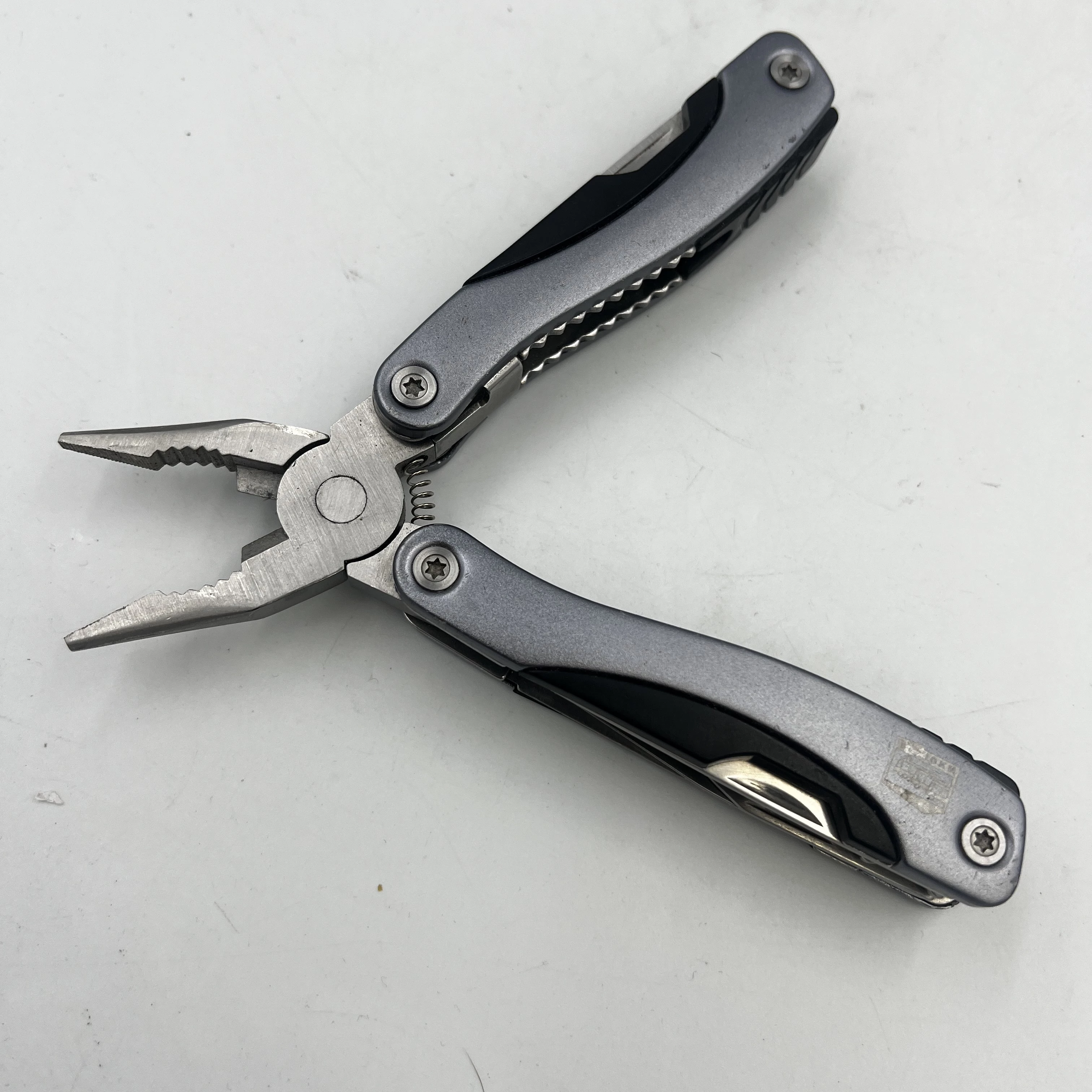 multitool-model-brak