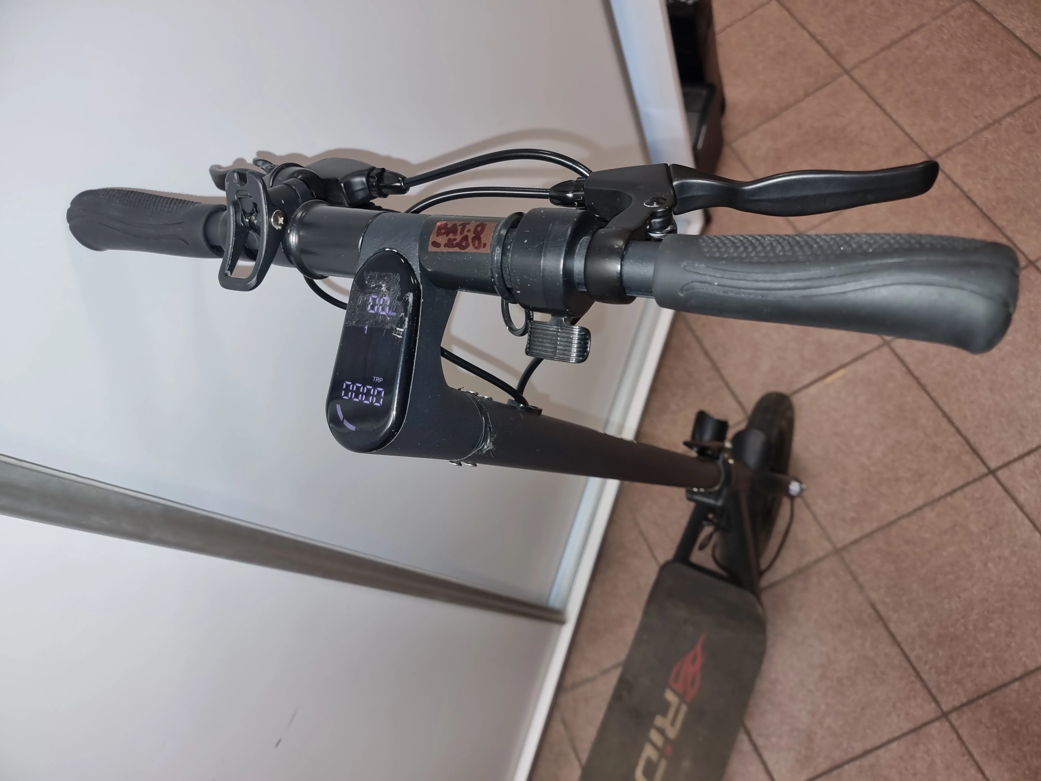 hulajnoga-elektryczna-rider-r12ladinstrukcja-marka-rider