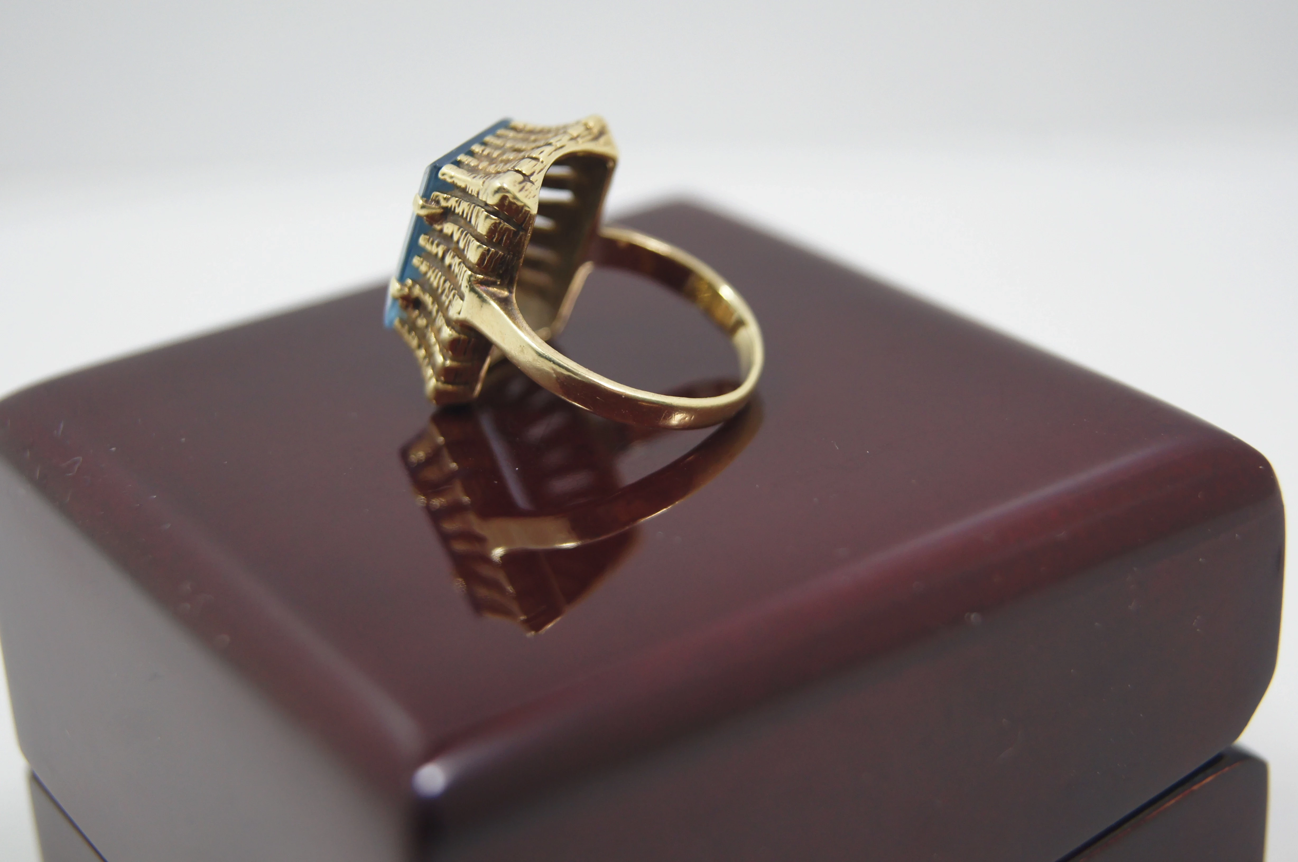 zloty-pierscionek-z-niebieskim-kamieniem-585493g10r-marka-inna-marka