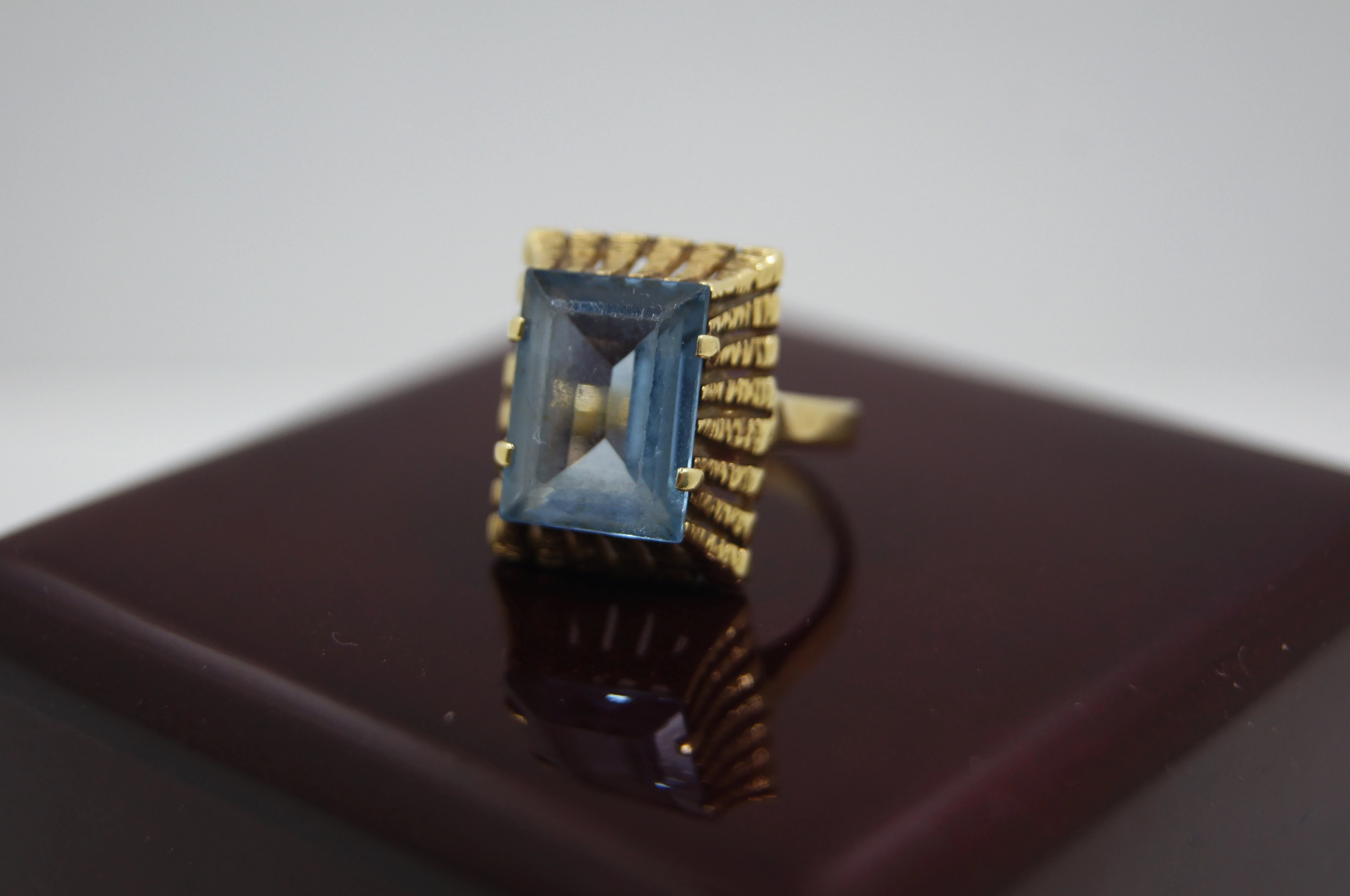 zloty-pierscionek-z-niebieskim-kamieniem-585493g10r-kamien-inny-kamien