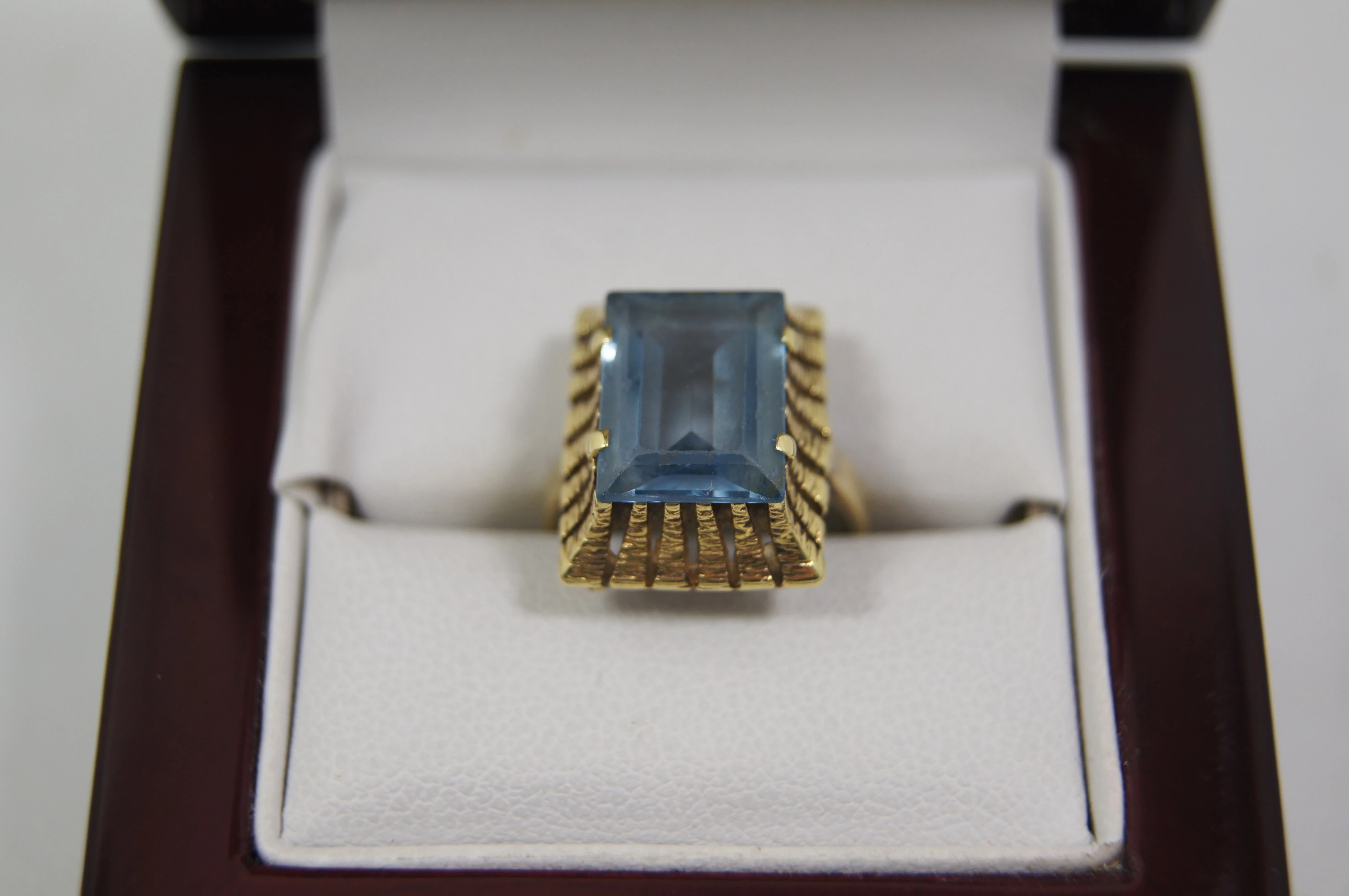 zloty-pierscionek-z-niebieskim-kamieniem-585493g10r-rozmiarsrednica-wew-mm-121633