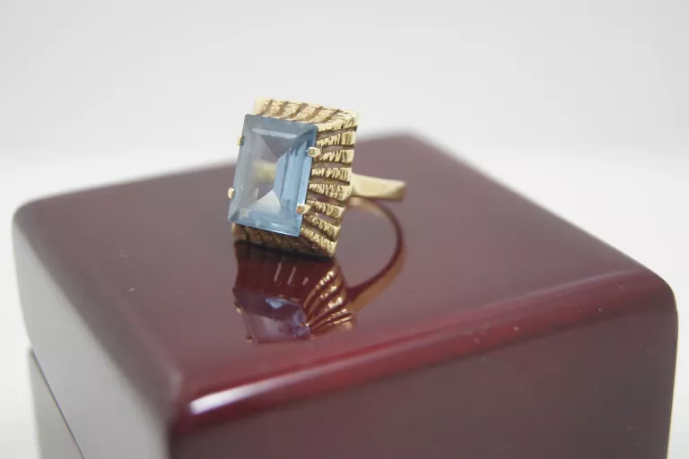 zloty-pierscionek-z-niebieskim-kamieniem-585493g10r-pulawska-103-warszawa