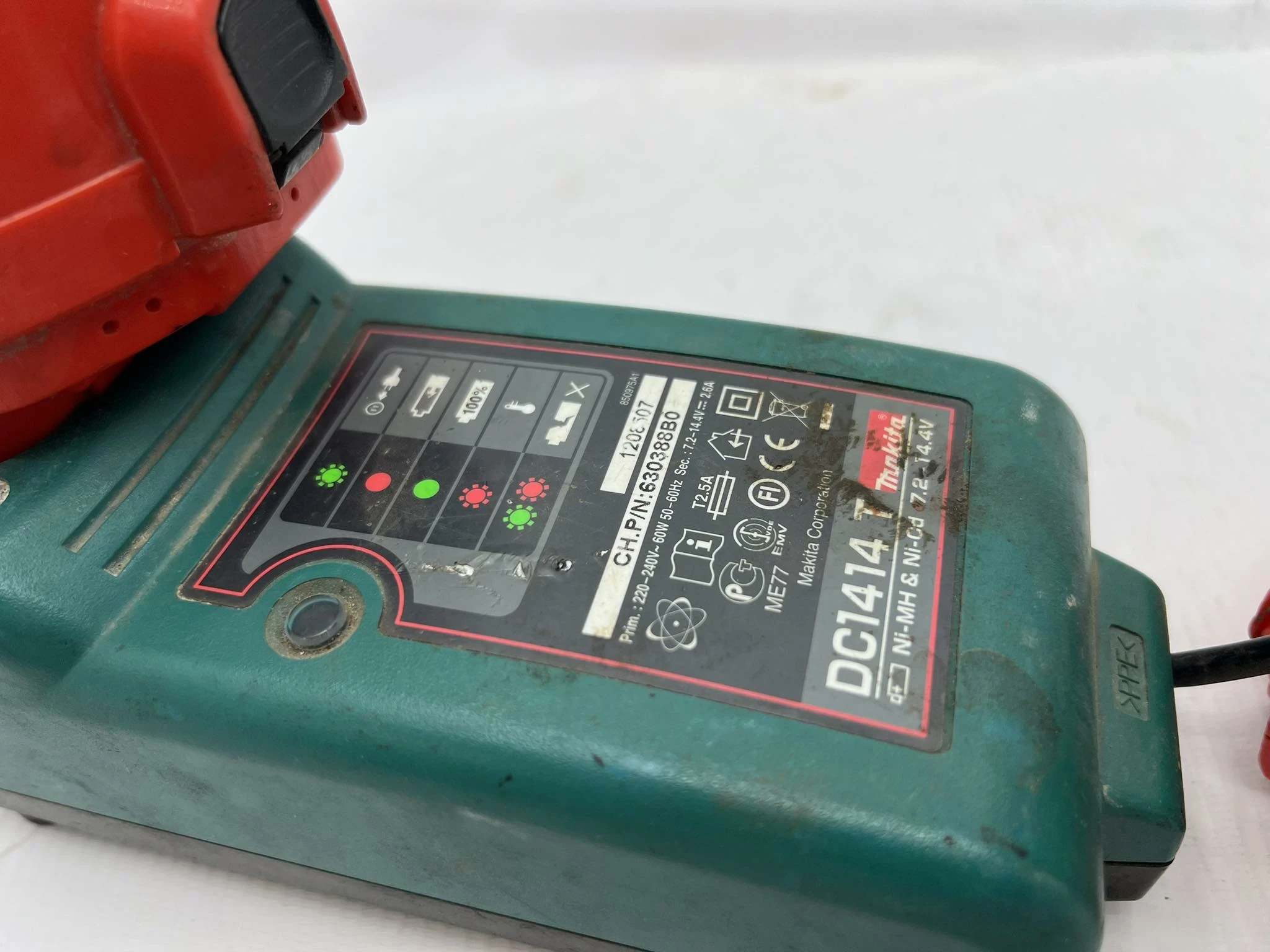 wkretarka-makita-8270d-body2akulad-kod-producenta-8270d