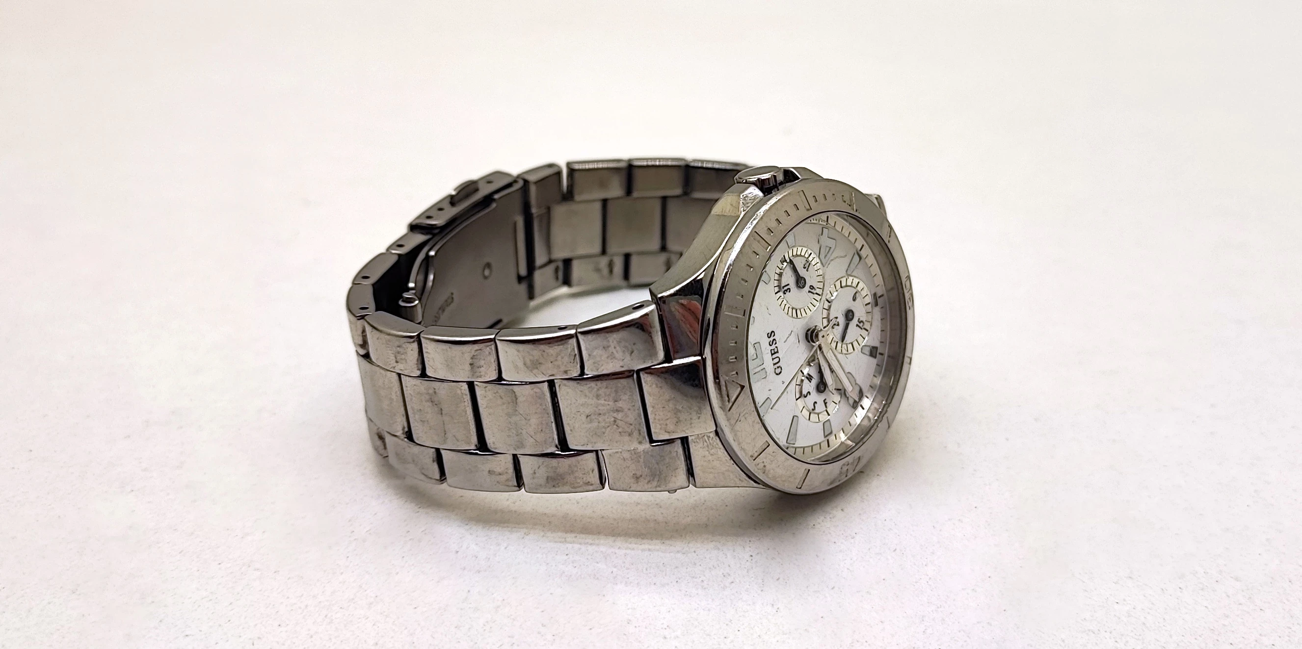 zegarek-damski-guess-vespa-material-paska-129219-10