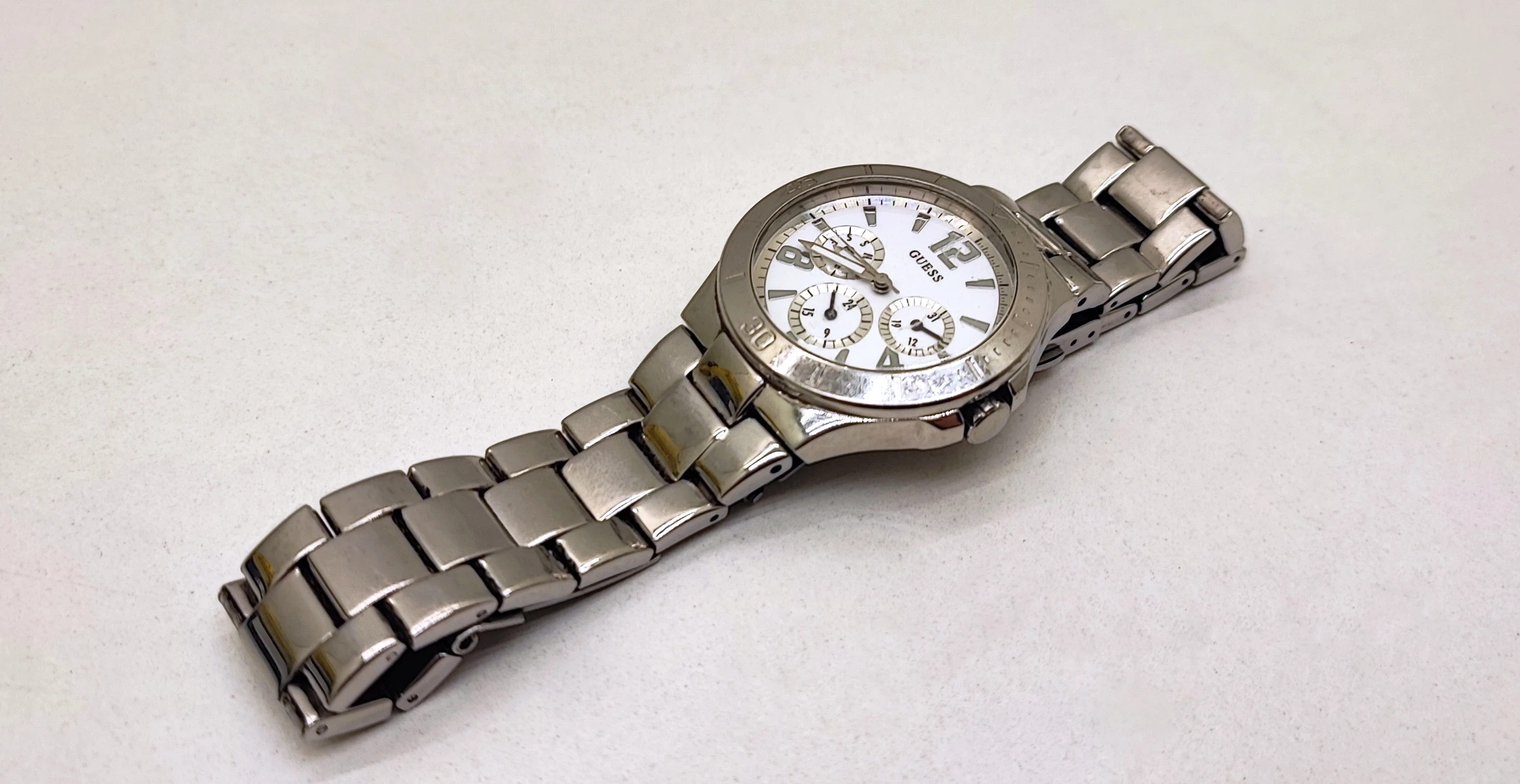 zegarek-damski-guess-vespa-rodzaj-129220-1