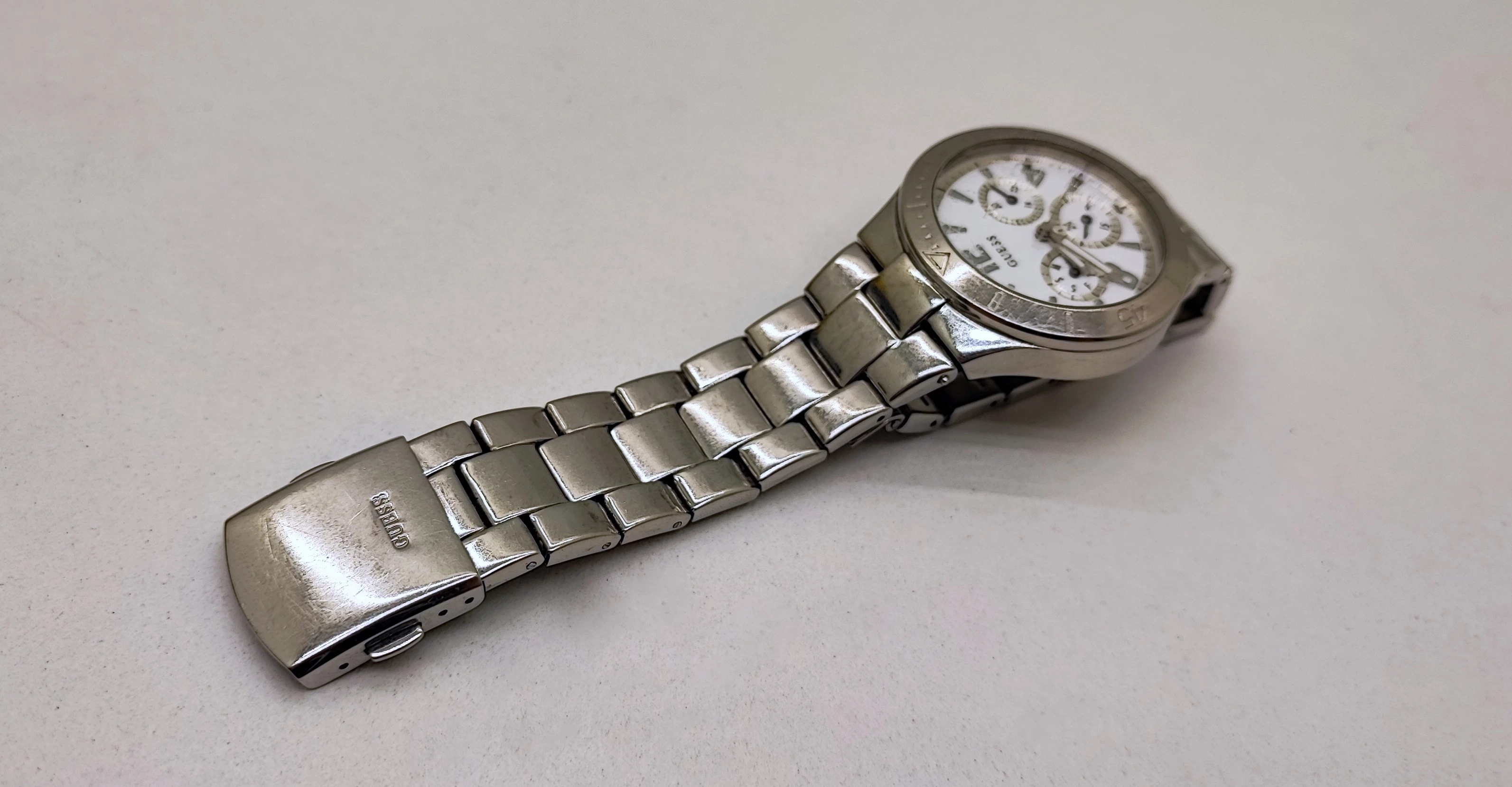 zegarek-damski-guess-vespa-ean-gtin-4549526178702