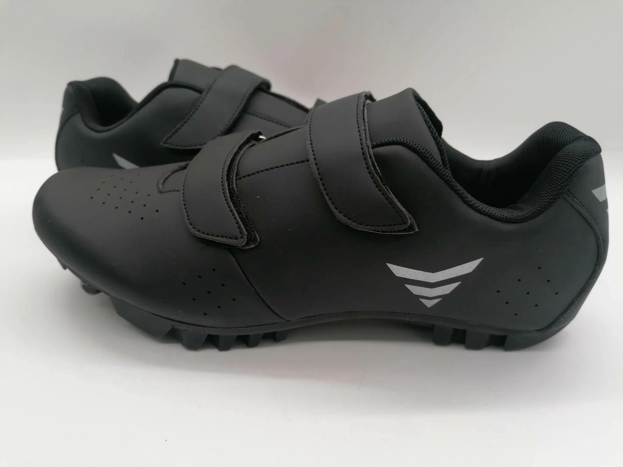 buty-na-rower-szosowy-core-mtb-z-metka-zapiecie-inne