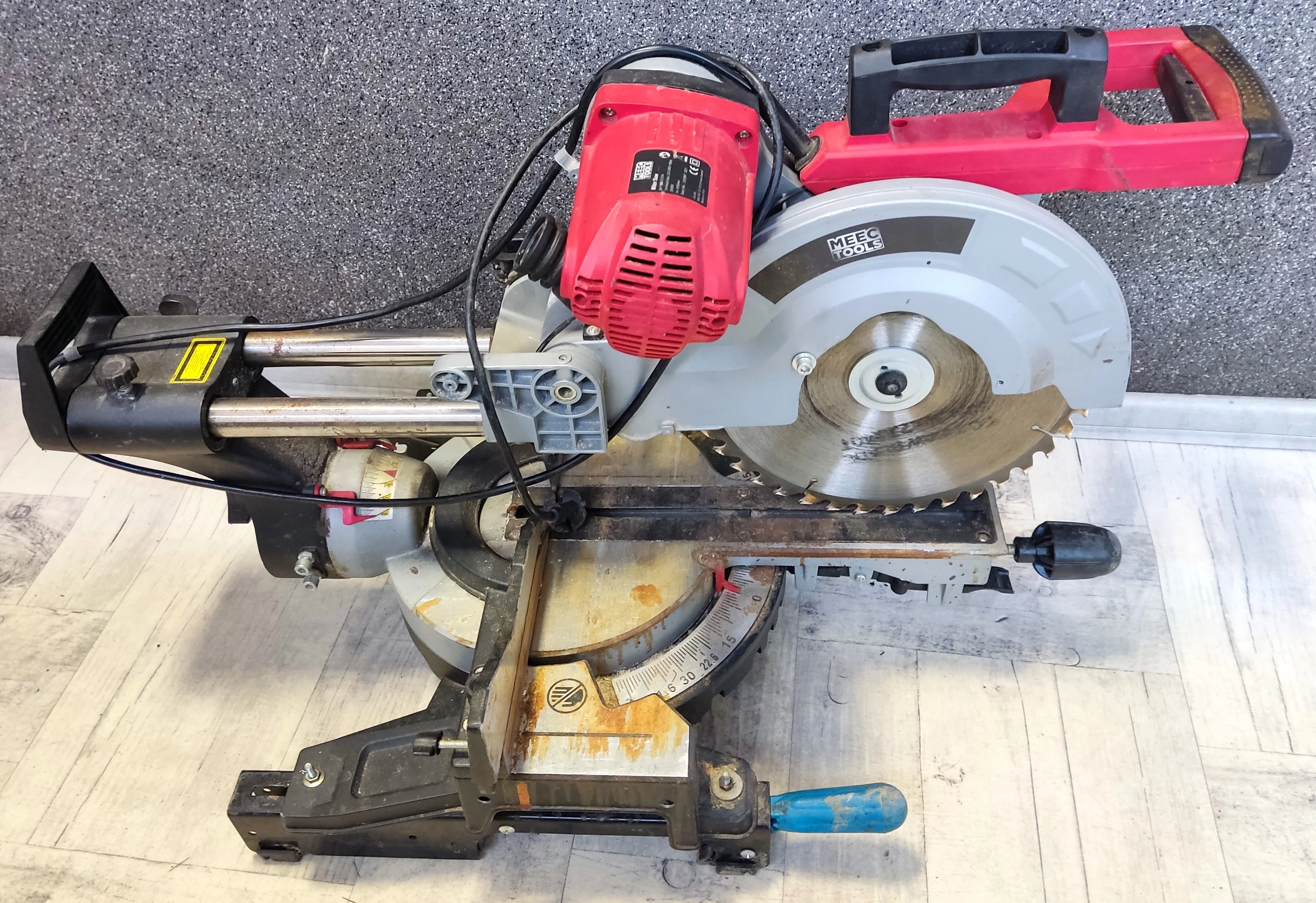 pila-ukosnica-meec-tools-011254-2000w-szczecinska-29b-slupsk
