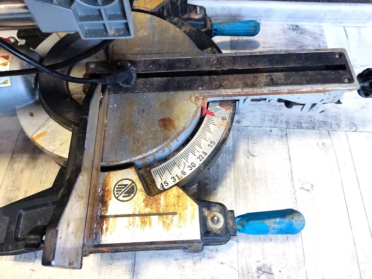 PIŁA UKOŚNICA MEEC TOOLS 011254 2000W
