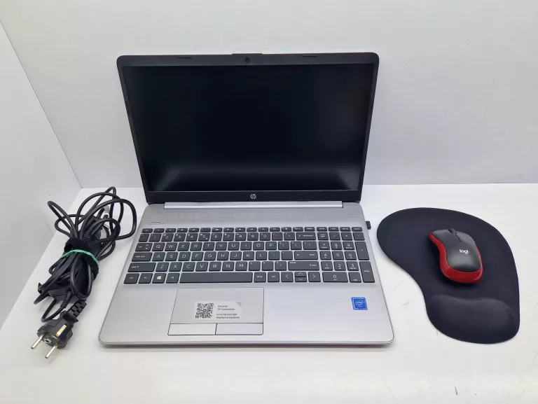 LAPTOP HP 250 G8 +MYSZKA+PODKŁADKA+TORBA