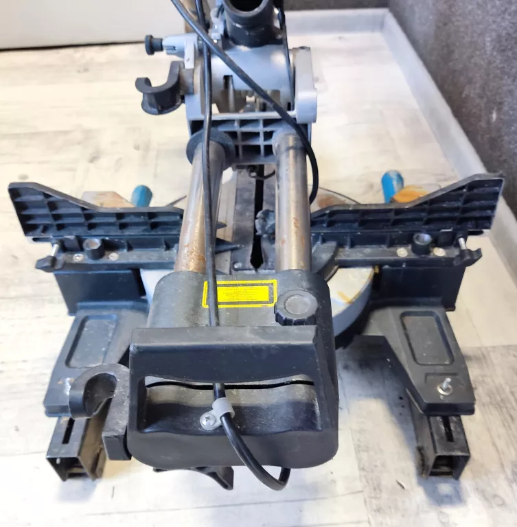 pila-ukosnica-meec-tools-011254-2000w-szczecinska-29b-slupsk