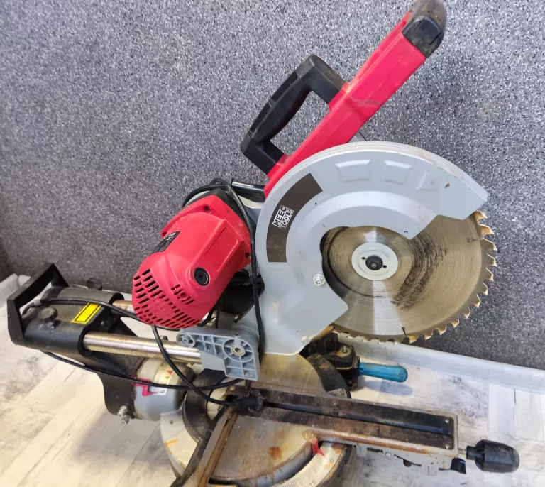 PIŁA UKOŚNICA MEEC TOOLS 011254 2000W