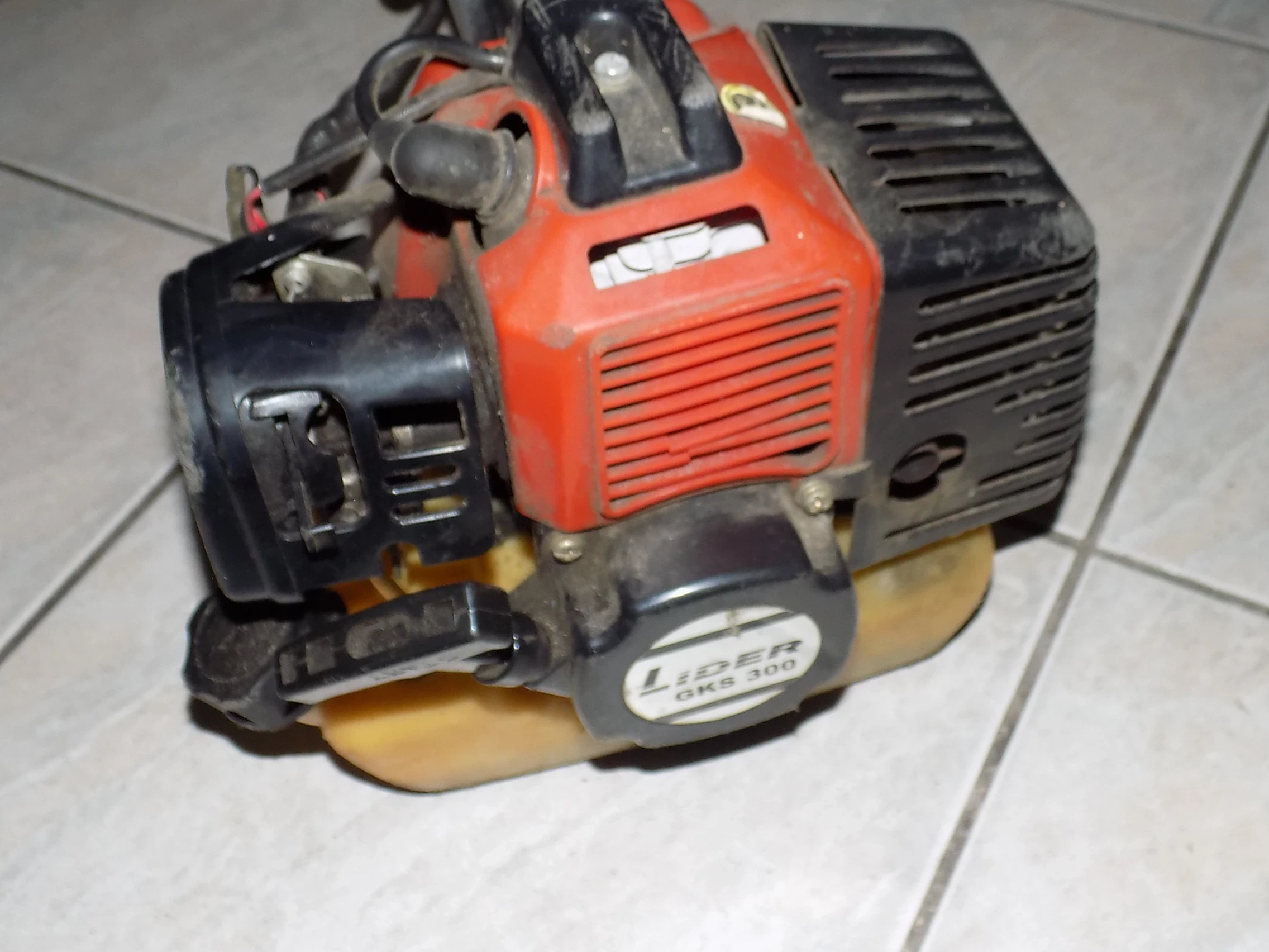 kosa-spalinowa-podkaszarka-lider-gks300-product-id-9b72e175-17da-42a8-ad80-2291794c3054