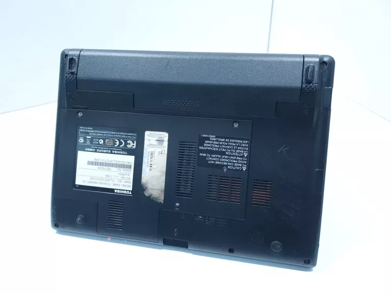 TOSHIBA NB550D