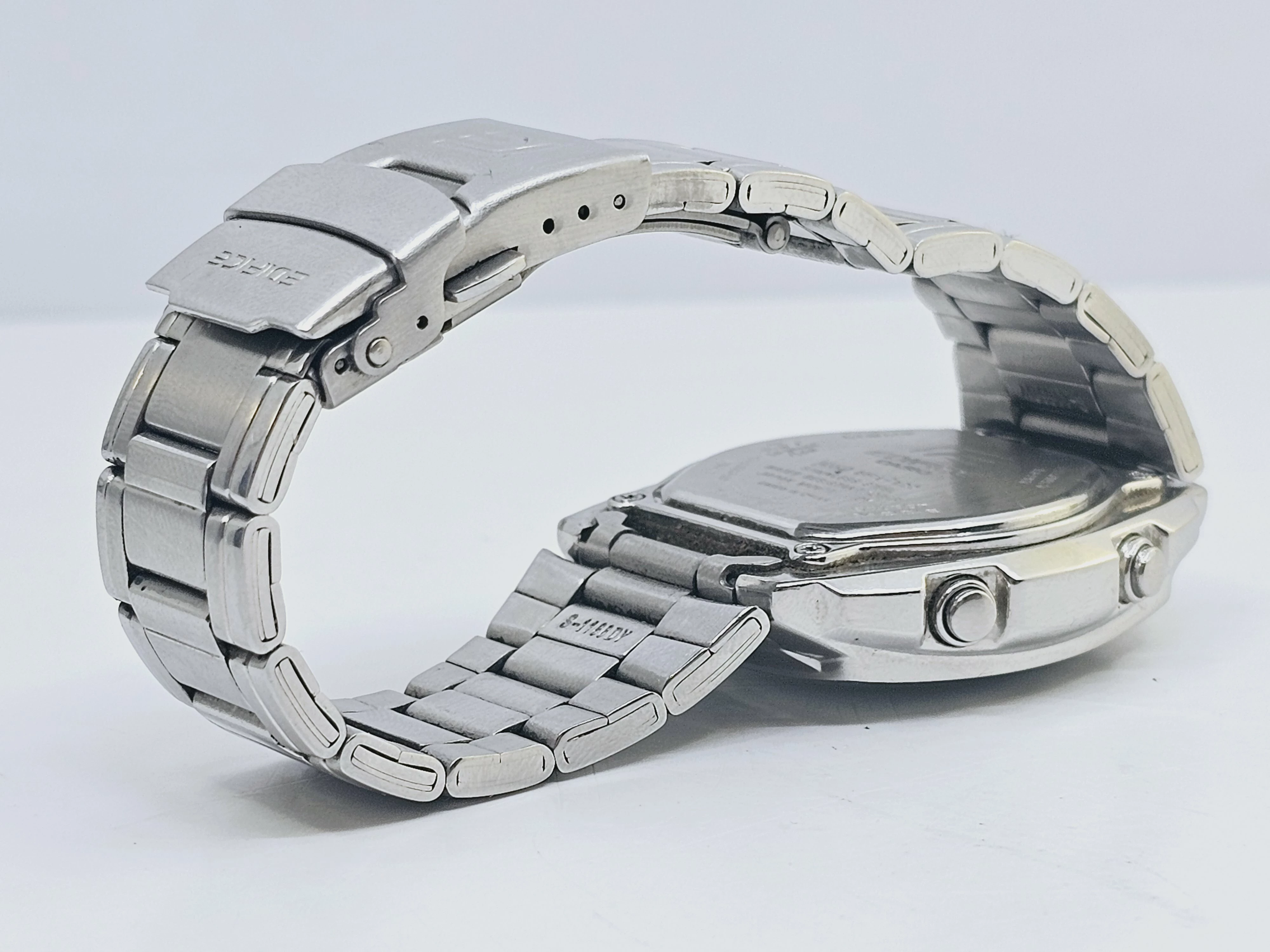 zegarek-casio-efa-122d-7avef-szkielko-mineralne