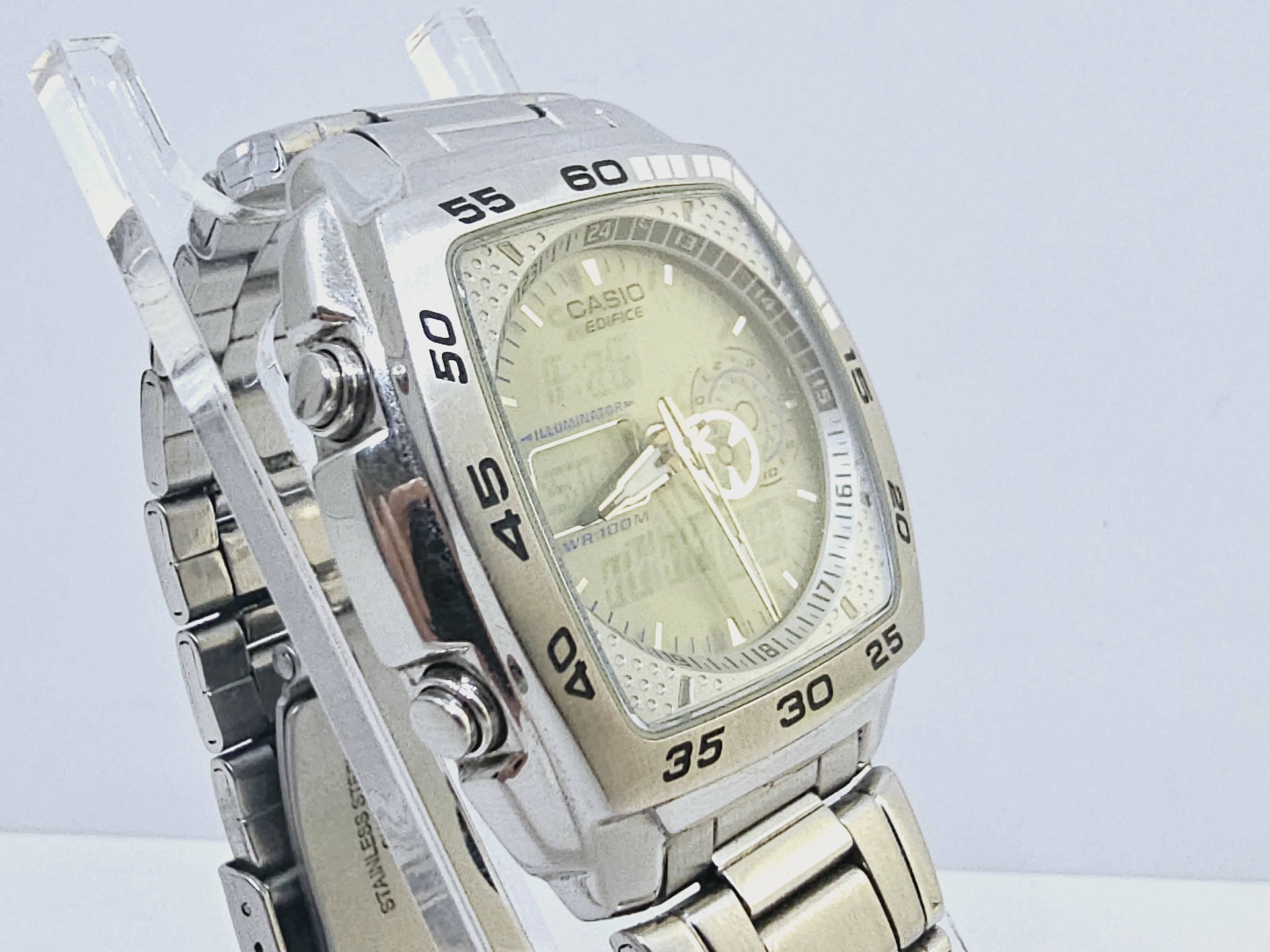 zegarek-casio-efa-122d-7avef-ksztalt-koperty-kwadratowa