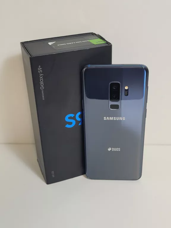 smartfon-samsung-galaxy-s9-plus-pekniety-warto-wbudowana-pamiec-64-gb