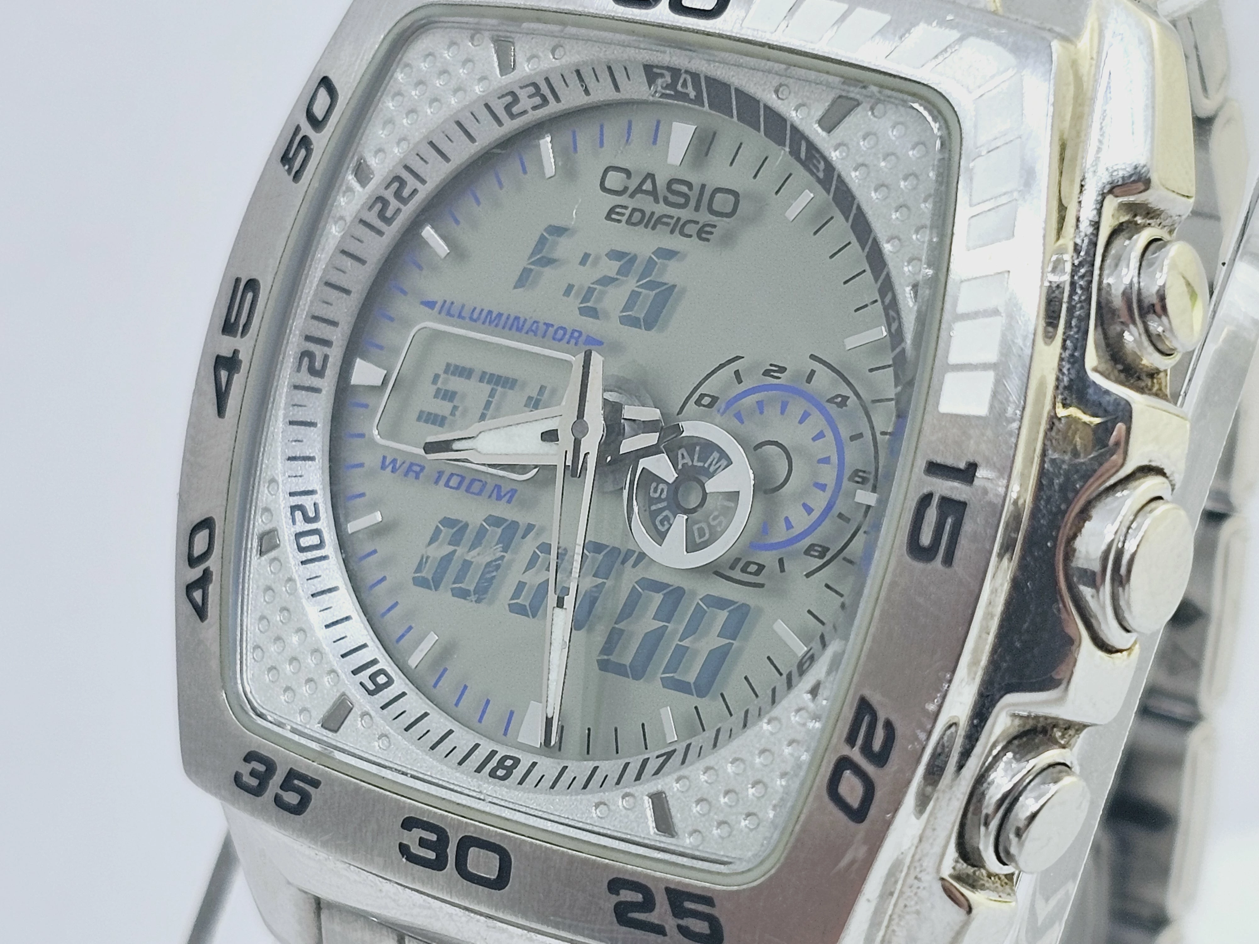 zegarek-casio-efa-122d-7avef-wodoszczelnosc-100m-wr100