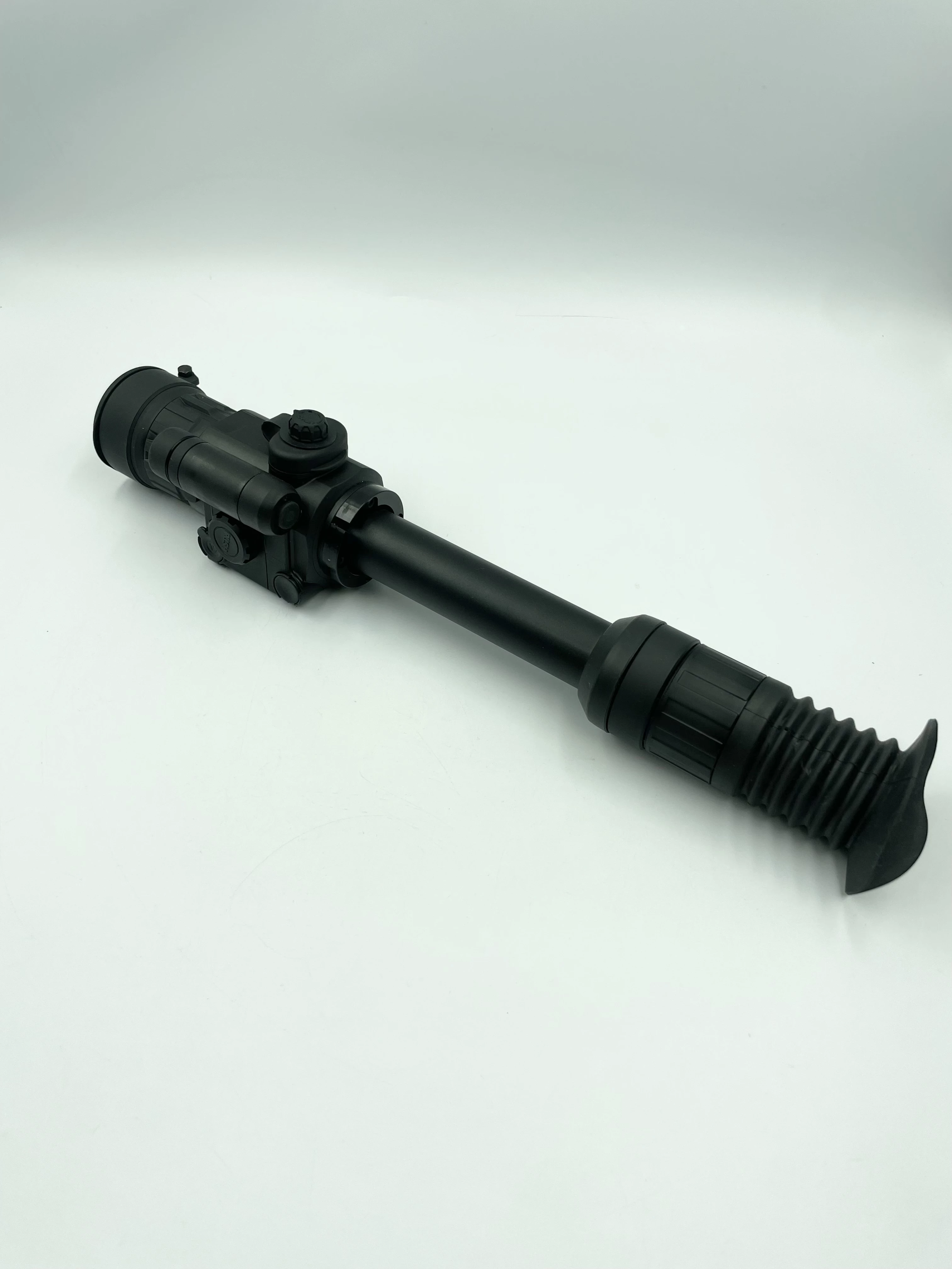 noktowizor-yukon-photon-xt-46x42-l-zasieg-w-ciemnosci-100