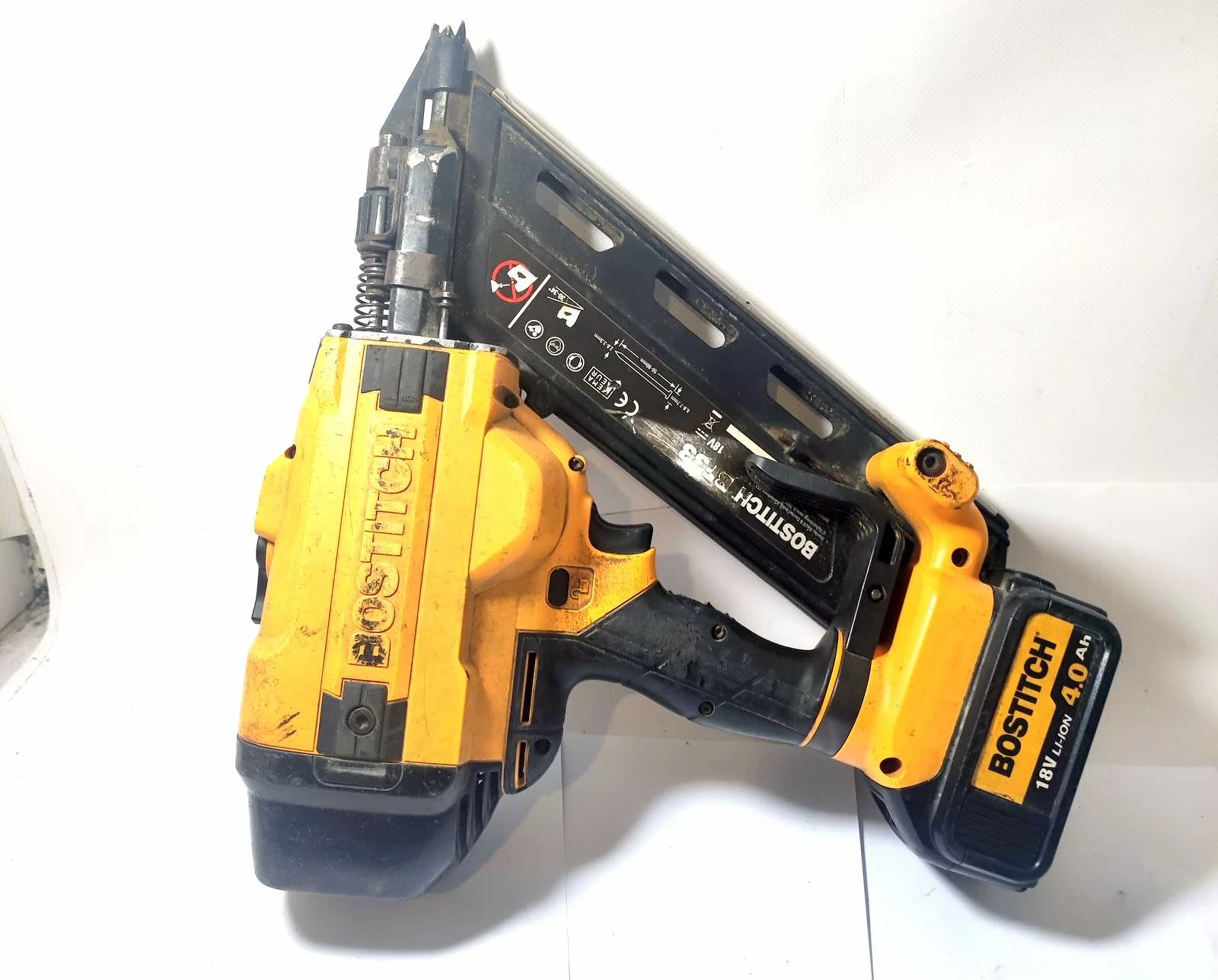 stanley-bostitch-gwozdziarka-bf33-walizka-opis-maksymalna-dlugosc-gwozdzizszywek-90