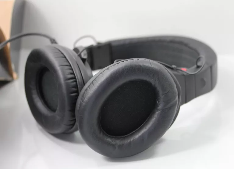 SŁUCHAWKI SHURE SRH840
