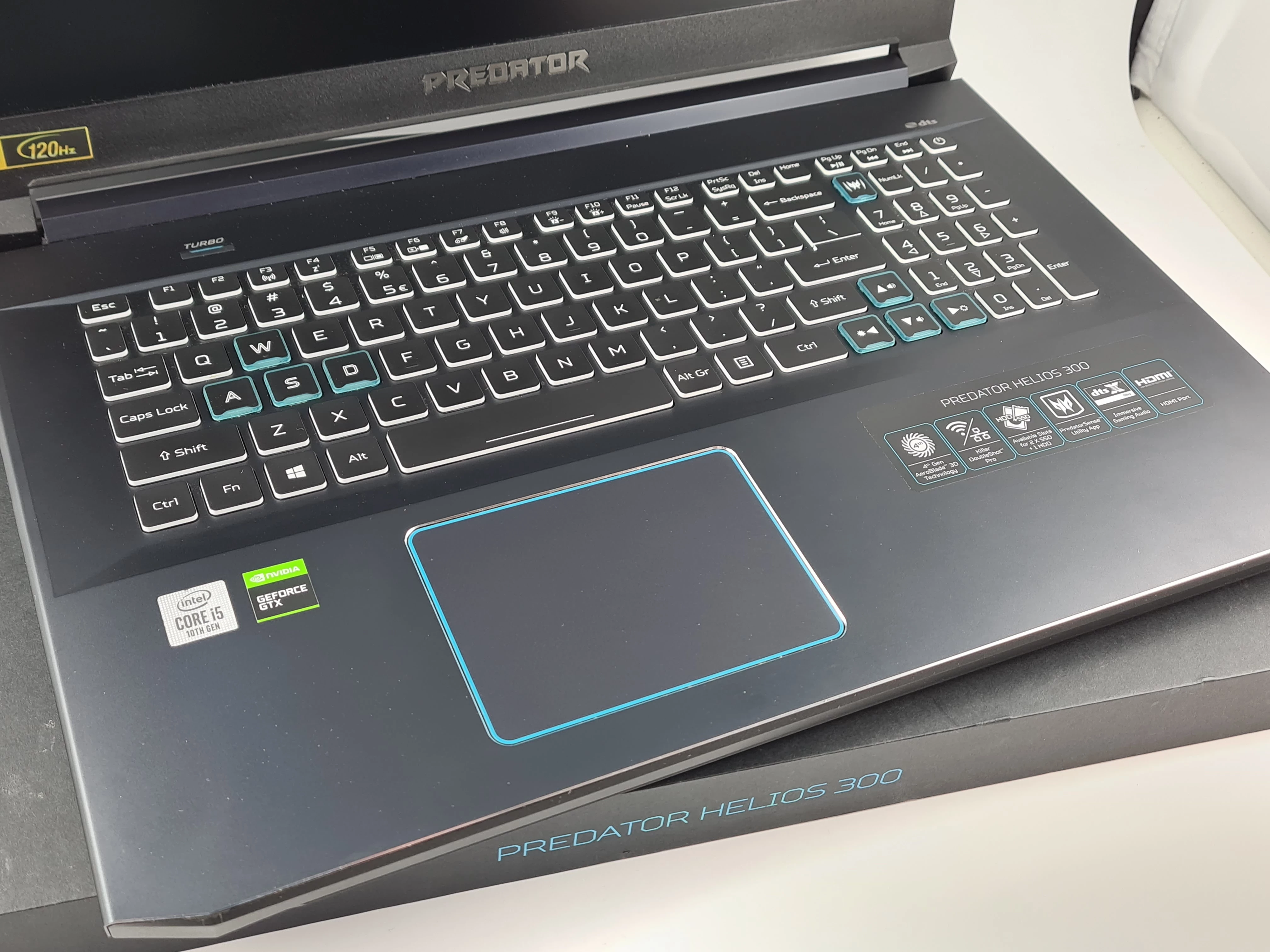 laptop-acer-predator-helios-300-i5-gtx1650ti-16gb-512ssd-stan-uzywany