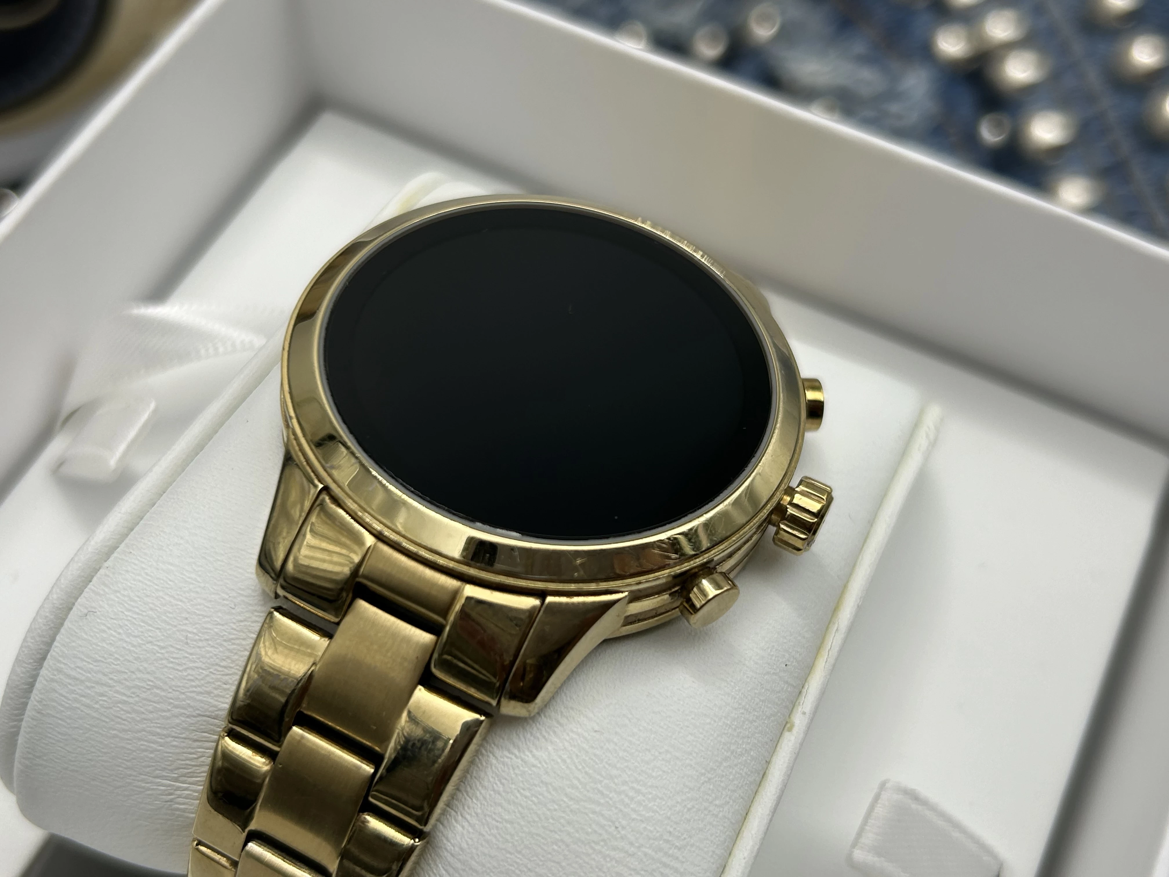 michael-kors-zegarek-damski-smartwatch-dw7m1-komplet-ksztalt-koperty-okragla
