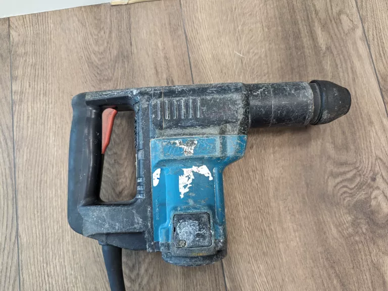 MŁOTOWIERTARKA MAKITA HR 3000