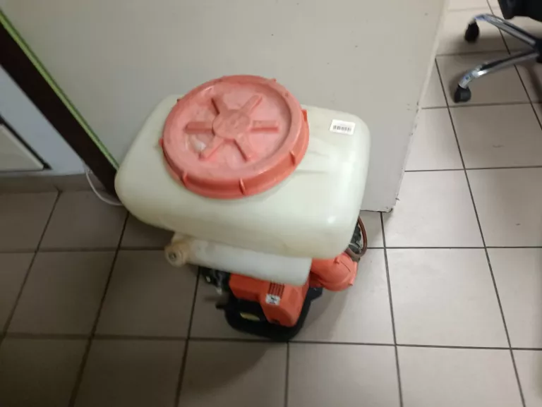 OPRYSKIWACZ I DMUCHAWA SPALINOWA MAGNUM