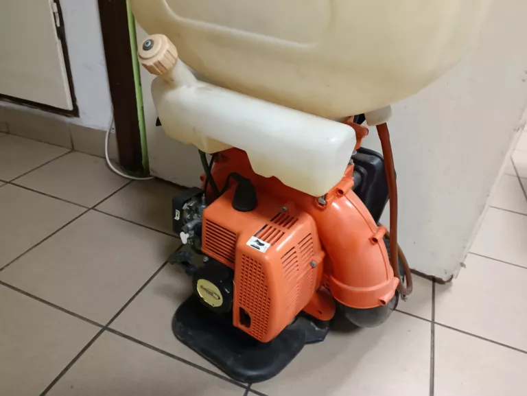 opryskiwacz-i-dmuchawa-spalinowa-magnum-pojemnosc-zbiornika-1