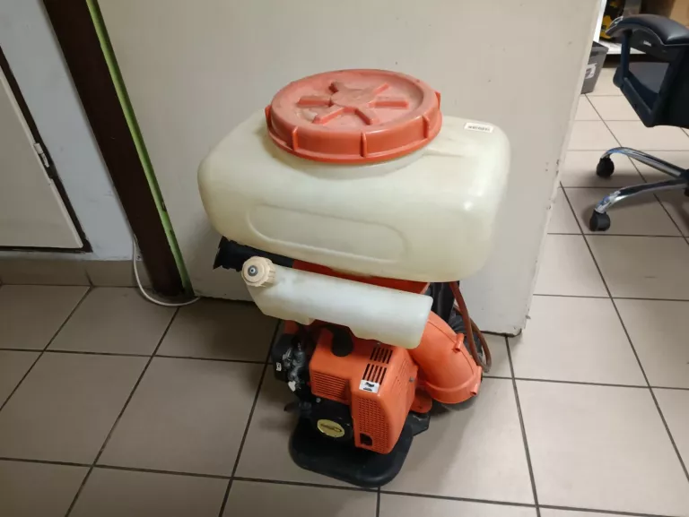OPRYSKIWACZ I DMUCHAWA SPALINOWA MAGNUM