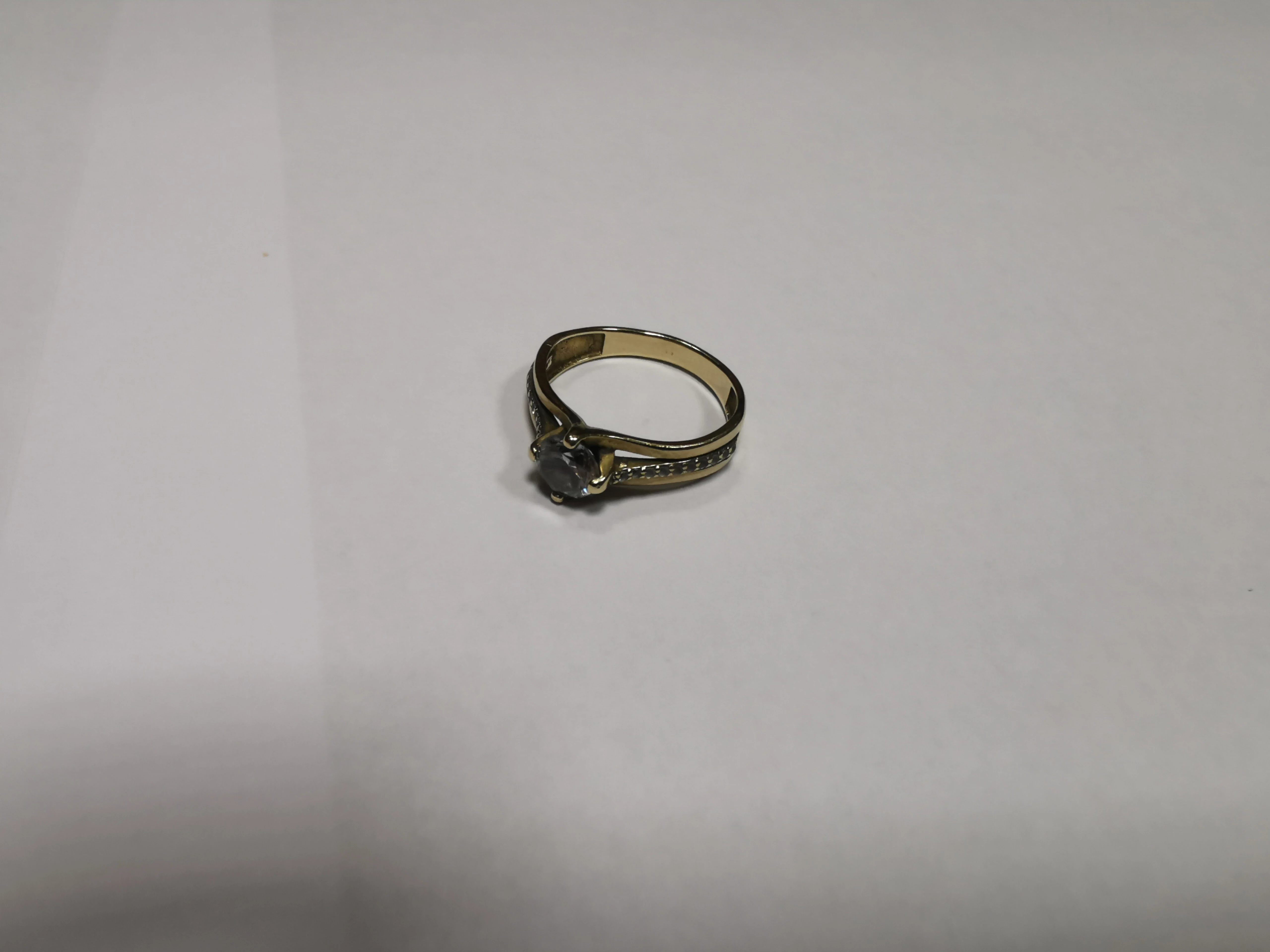 sluchawki-akg-mercedes-p104-etui-rodzaj-sluchawek-inne