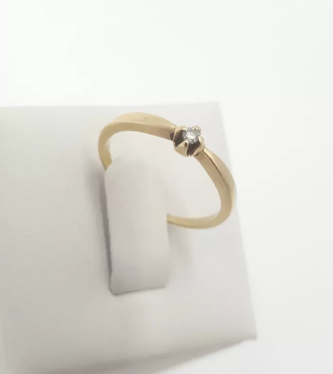 zloty-pierscionek-z-brylantem-p585-plec-15851-1