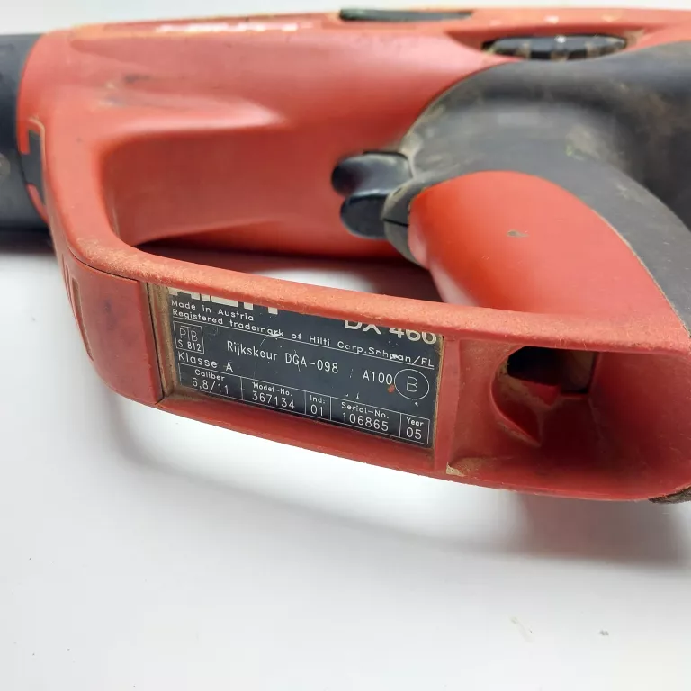 OSADZAK GWOŹDZIARKA HILTI DX 460