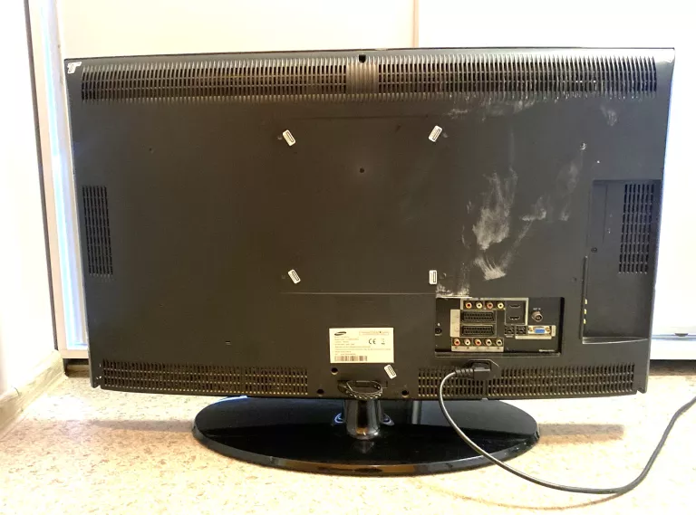 TELEWIZOR LCD SAMSUNG LE32S81B 32 " I PILOT