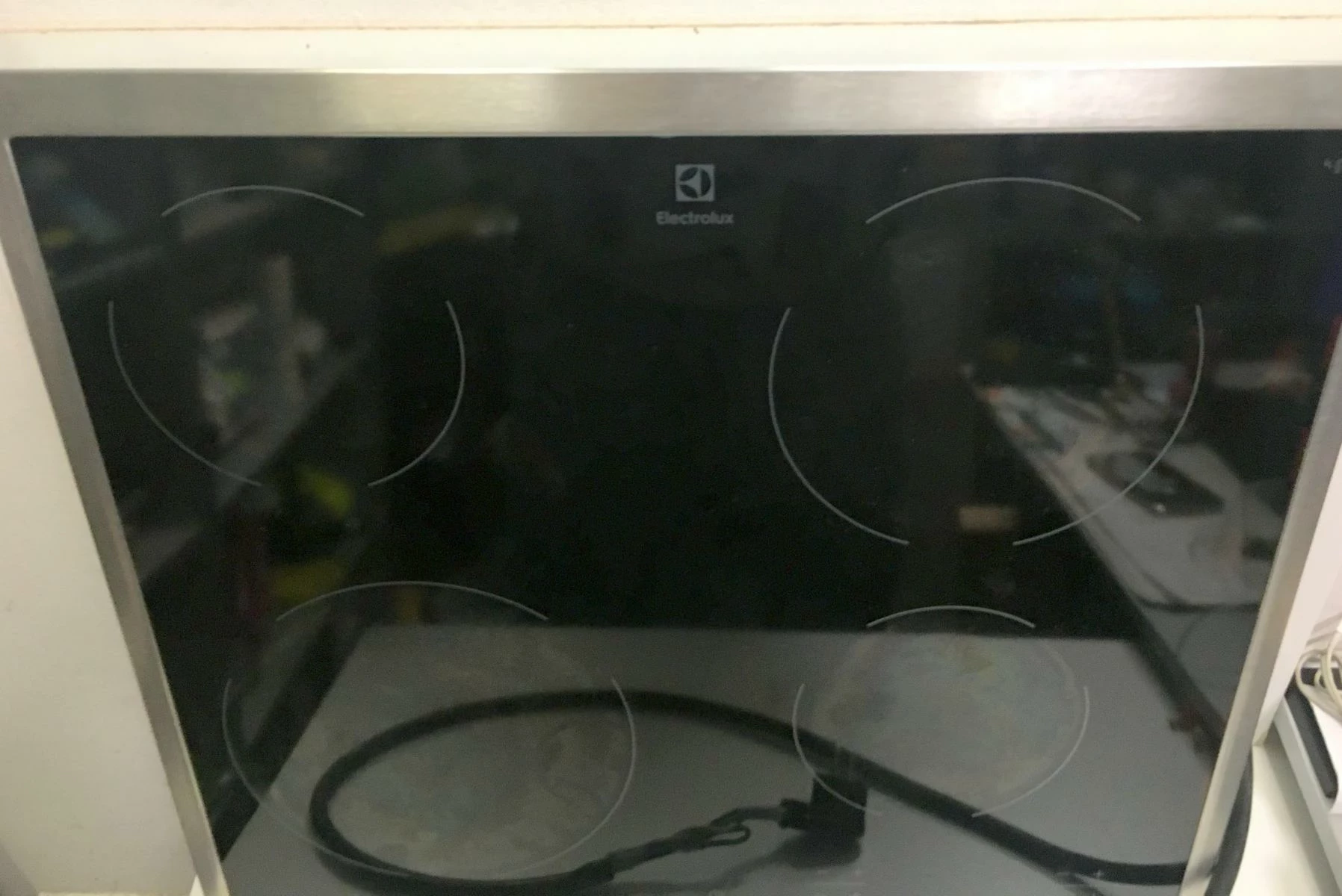 plyta-grzewcza-do-zabudowy-electrolux-ehf16240xk-stan-uzywany