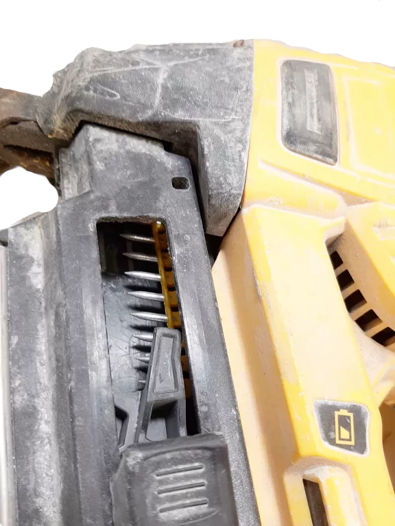 OSADZAK ELEKTRYCZNY DEWALT DO BETONU I STALI GWOŹDZIARKA 18V BATERIA ZESTA