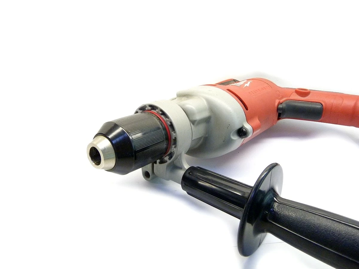 wiertarka-bezudarowa-950w-milwaukee-hde-13-rqx-rodzaj-bezudarowa