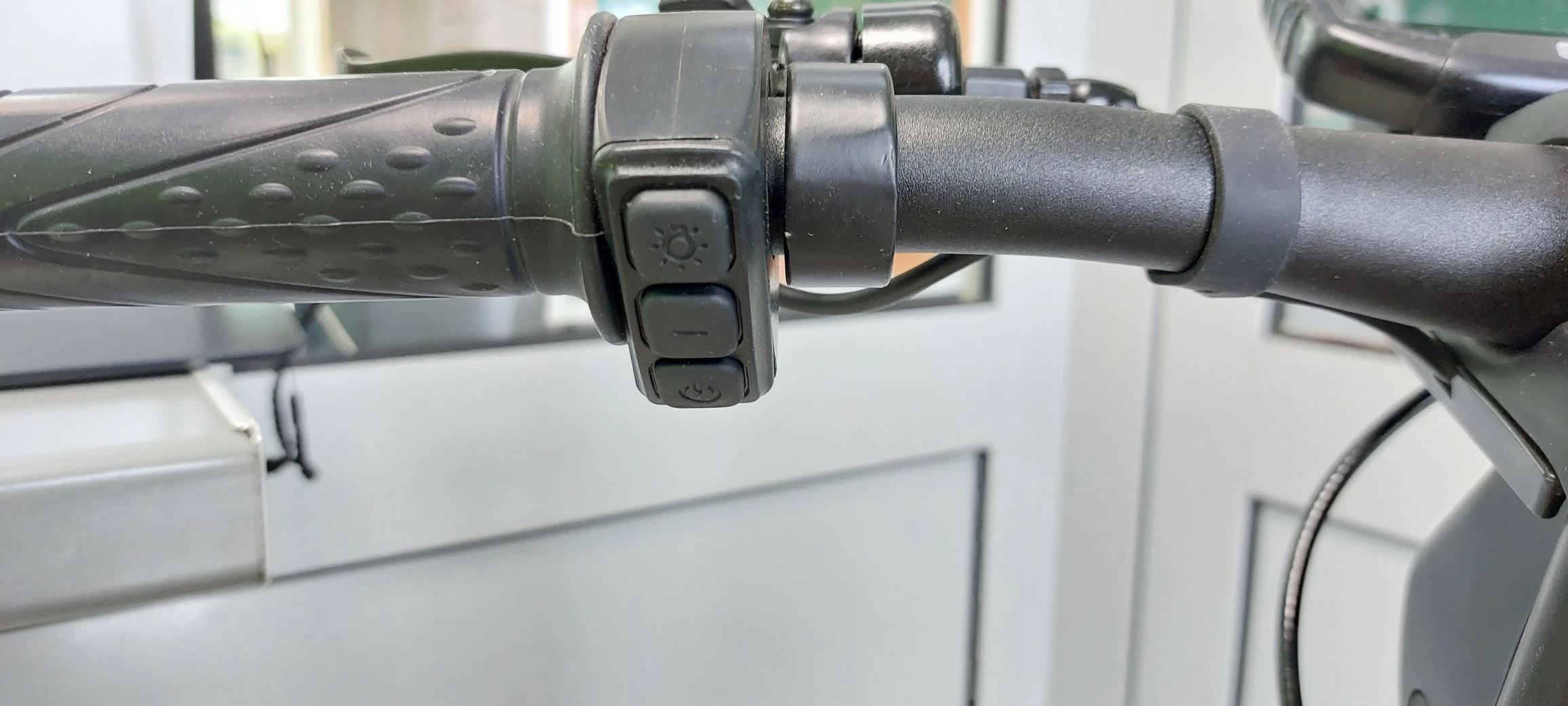 hulajnoga-elektryczna-mv-agusta-rapido-serie-oro10-srednica-kol-cale-1000