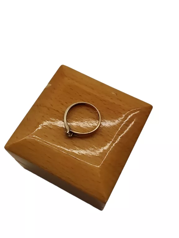 piekny-zloty-pierscionek-z-brylantem-333-178g-r13-kolor-dominujacy-205826-225106