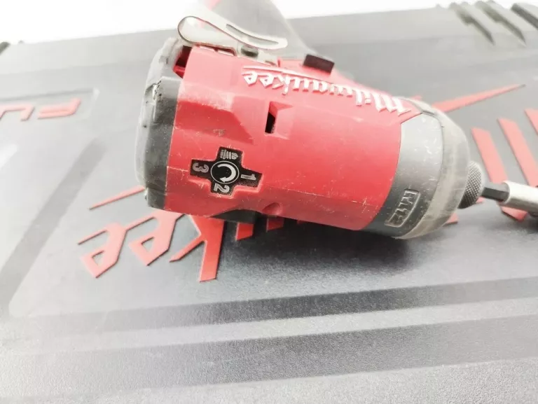 ZAKRĘTARKA MILWAUKEE M12 FID2-202X