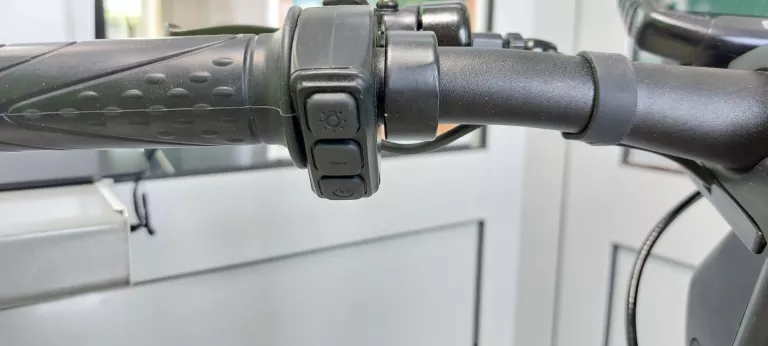 hulajnoga-elektryczna-mv-agusta-rapido-serie-oro10-srednica-kol-cale-1000