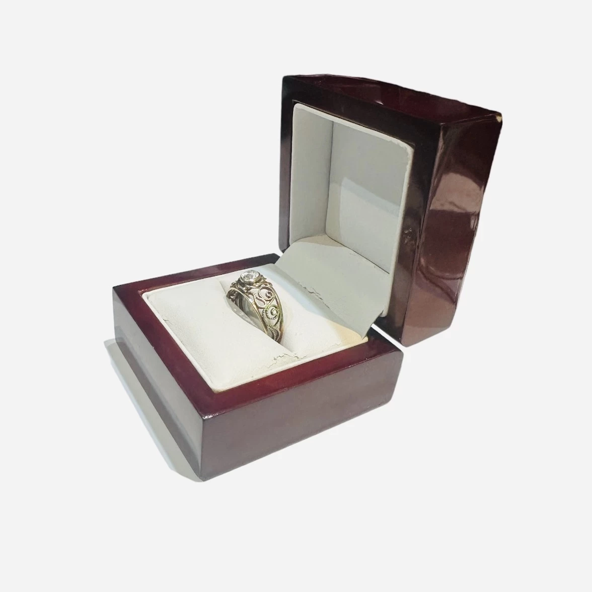 zloty-pierscionek-333285-lekko-przekrzywiony-stan-uzywany