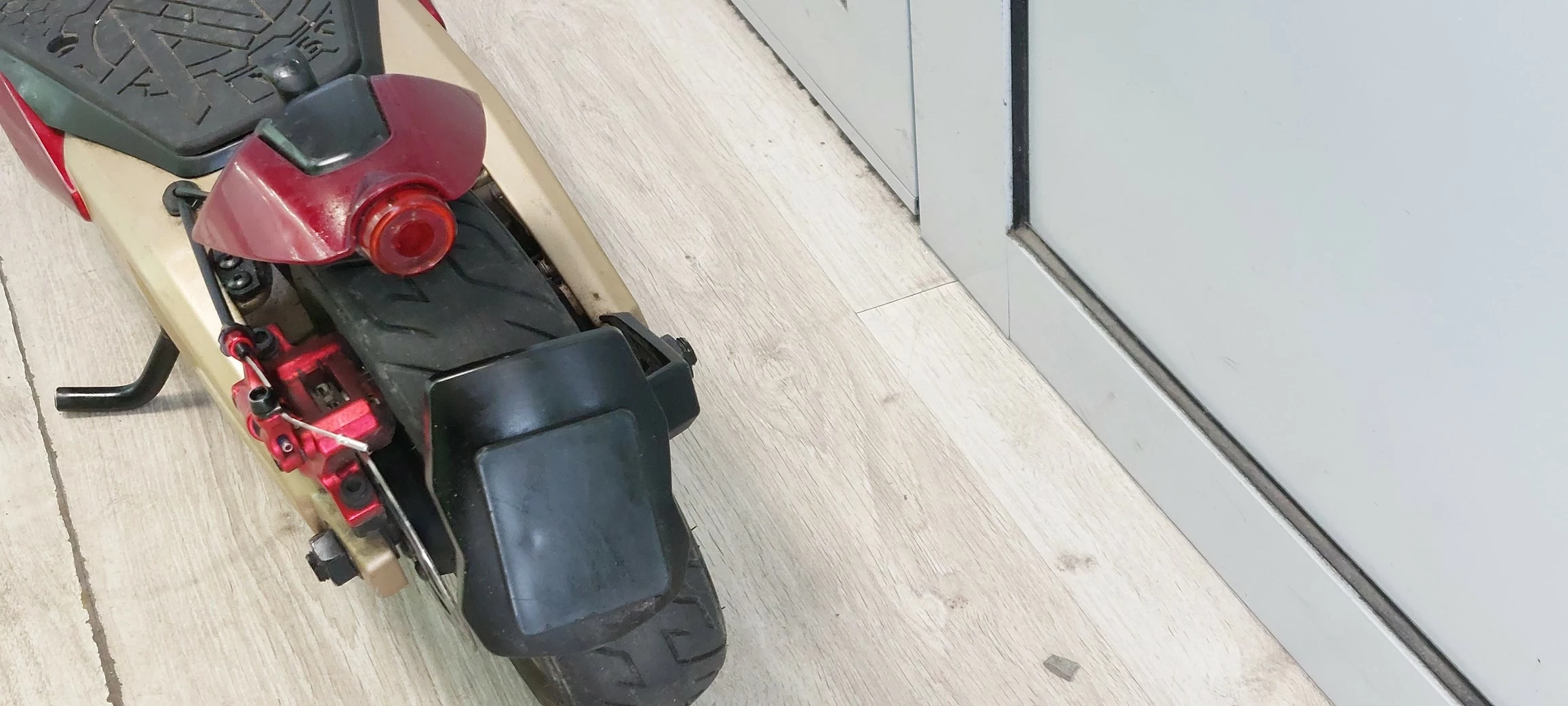 hulajnoga-elektryczna-mv-agusta-rapido-serie-oro10-kolor-249512-1647413