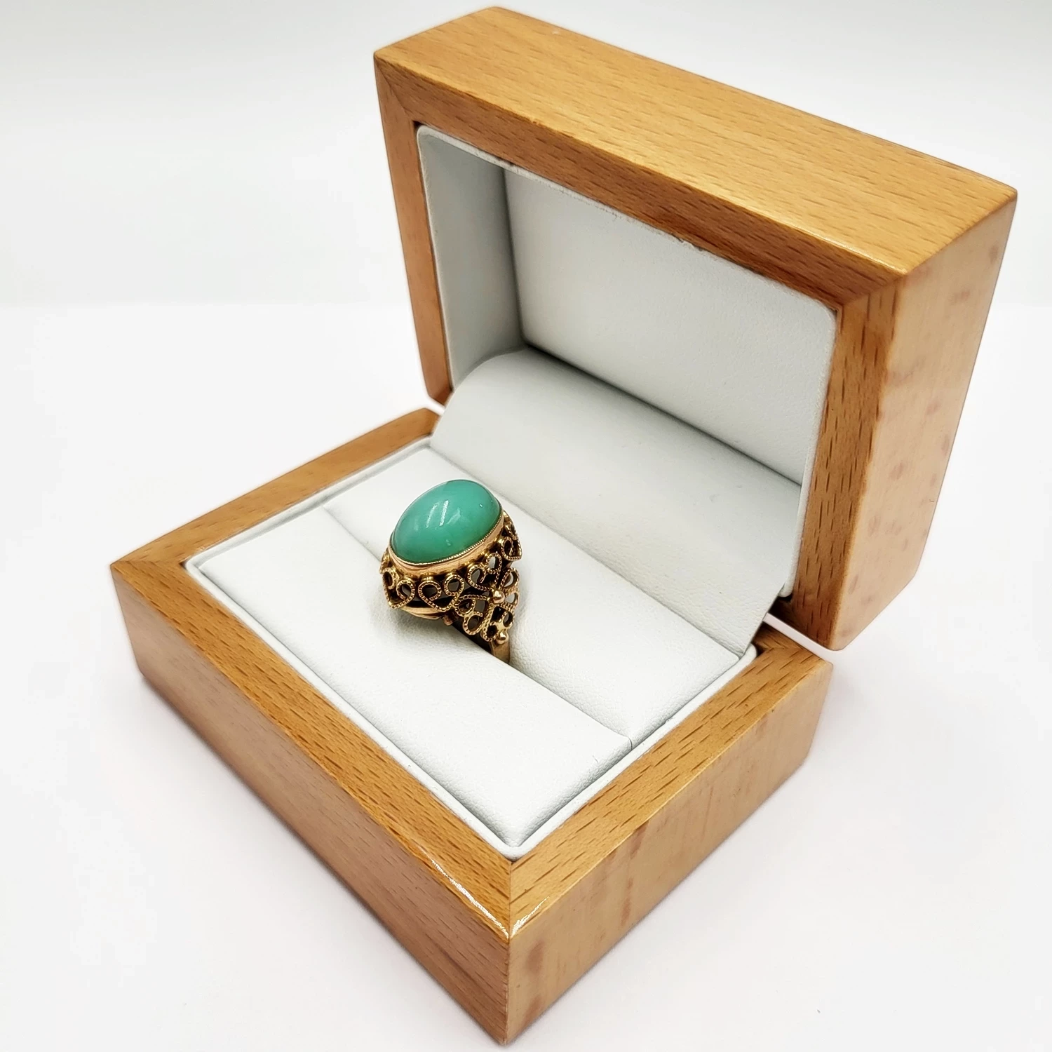 niesamowity-stary-zloty-pierscionek-z-chryzoprazem-filigran-585-rodzaj-wyrob-jubilerski