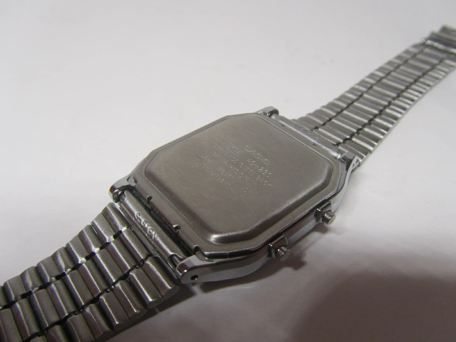 zegarek-casio-aq-230-styl-klasyczny