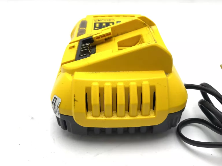 wkretarka-dewalt-dcd995-akumulator-ladowarka-sw-katarzyny-4-torun