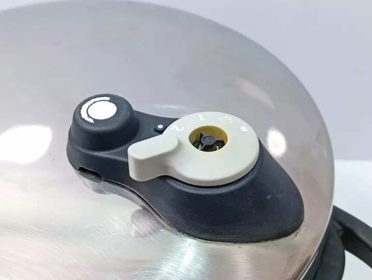 SZYBKOWAR TEFAL 6L
