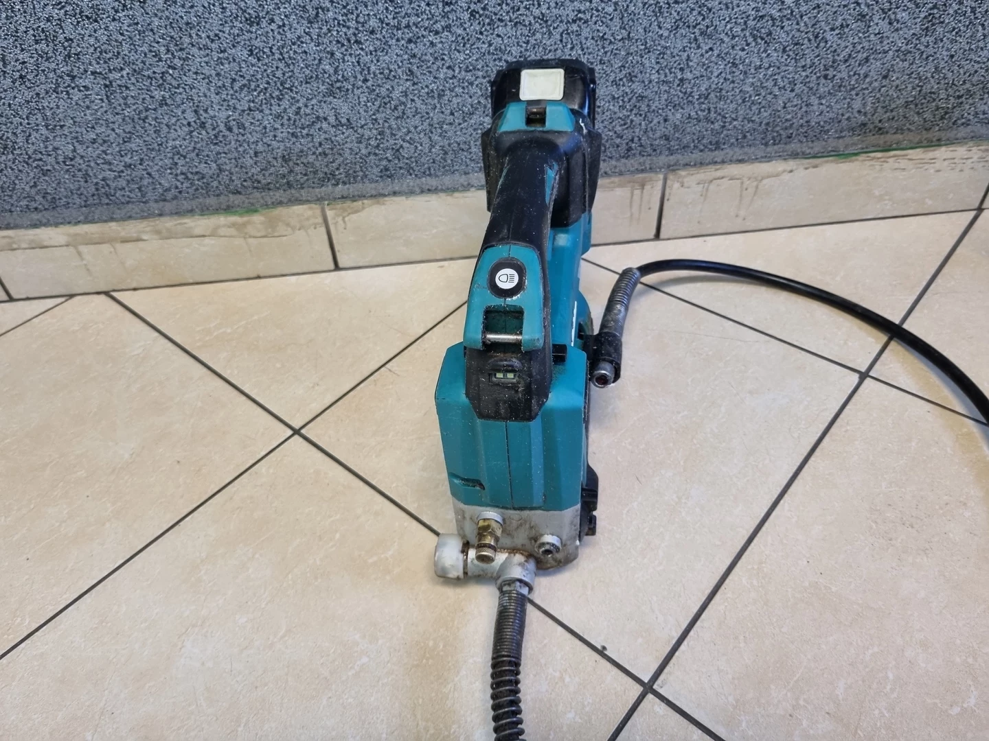 smarownica-akumulatorowa-makita-dgp180z-ean-gtin-0088381886819