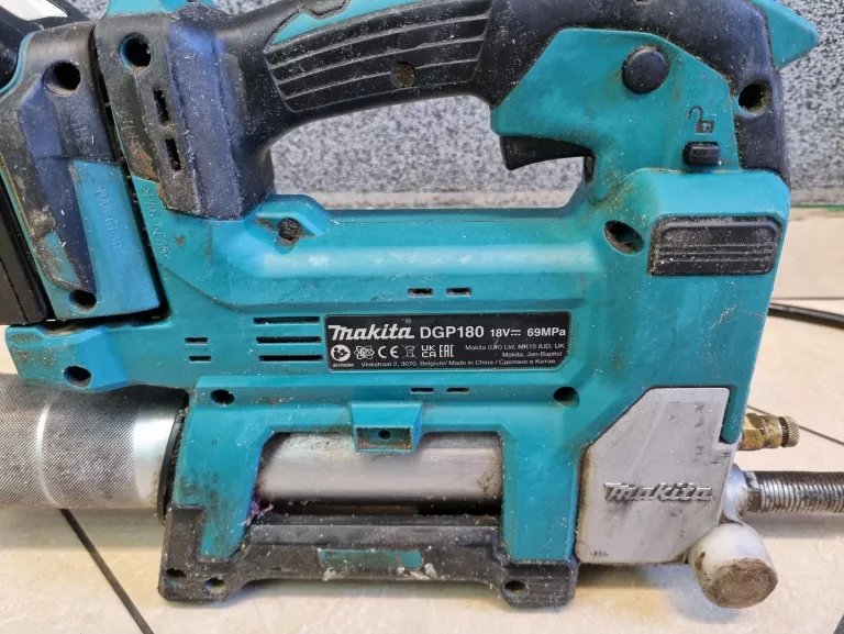 SMAROWNICA AKUMULATOROWA MAKITA DGP180Z